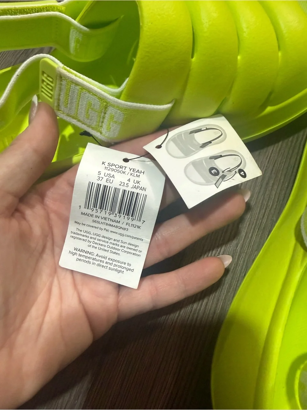 UGG Kids Sport Yeah Sandals KLM Key Lime Big Kids Youth Size 5 NWT